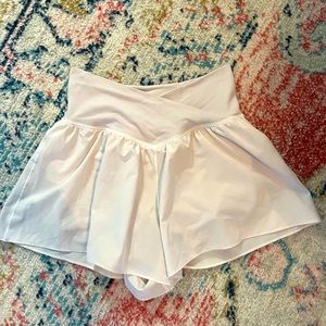 Aerie crossover shorts in white size small